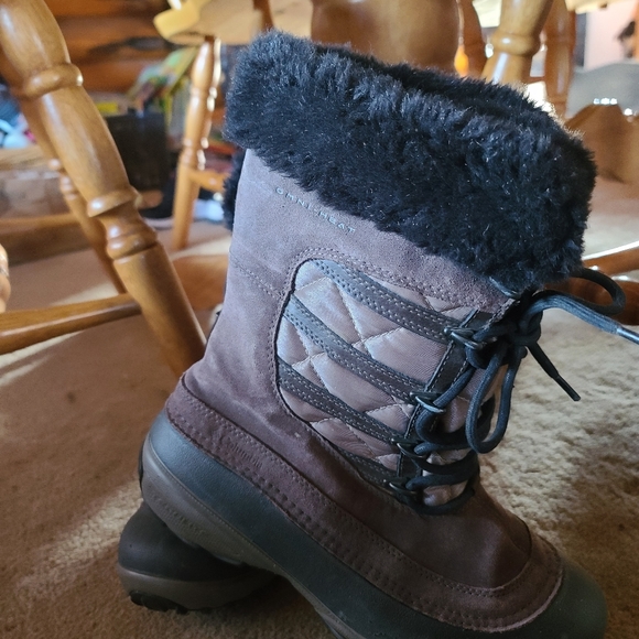 Columbia Women’s Size 8 Snow Boots - Picture 2 of 4